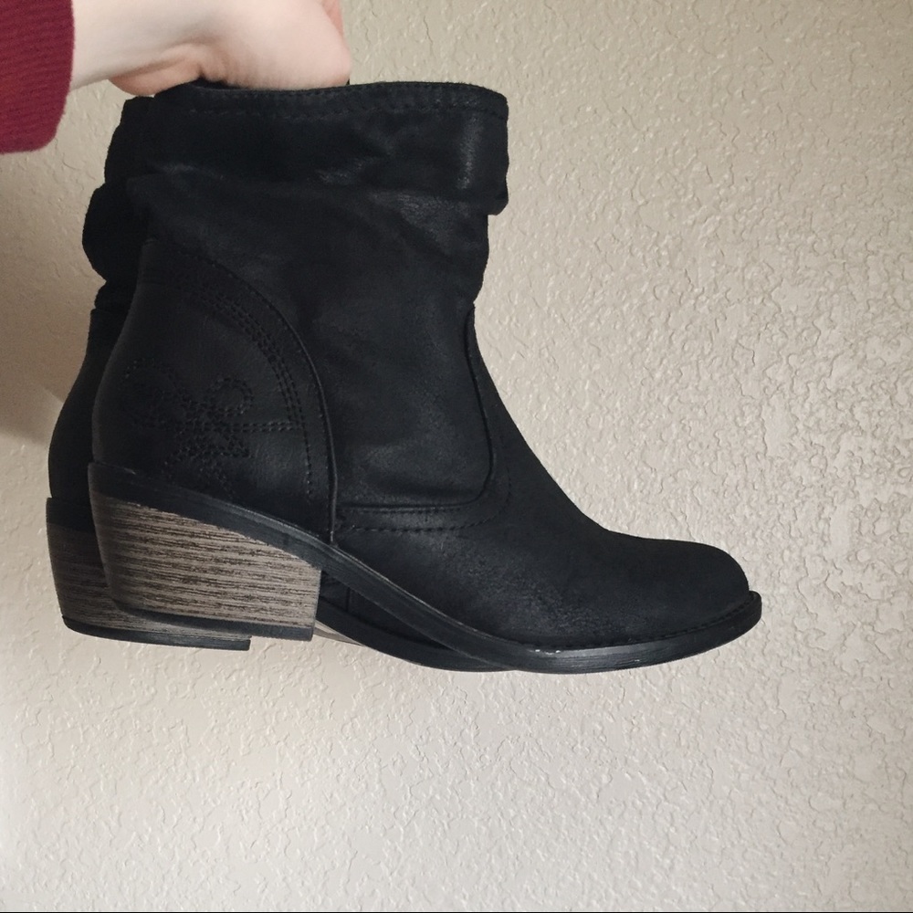 Black short boots